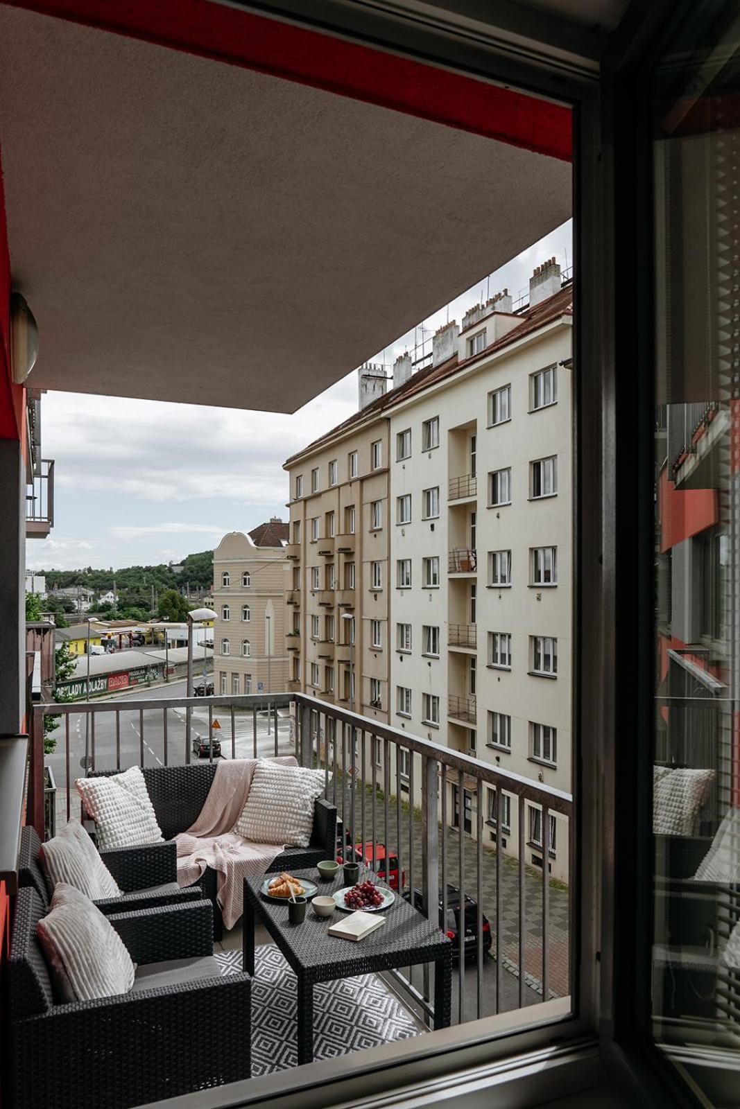 Prague Days - Bright Apartment - Balcony - Private Parking Praga Exterior foto